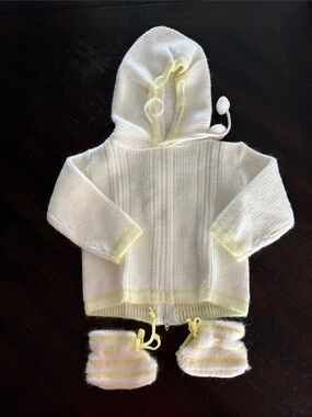 Kids White & Yellow Hooded Knit Matching Set